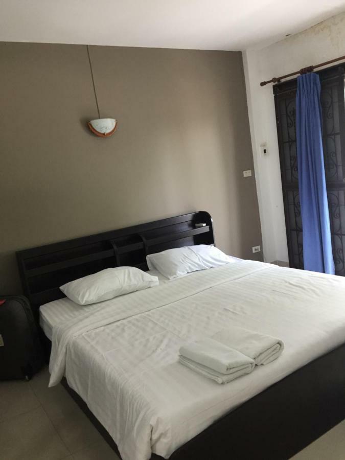 Escobar Guesthouse Jomtien Beach Exterior foto