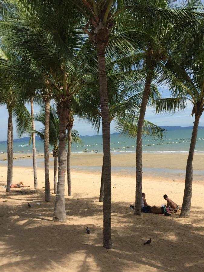 Escobar Guesthouse Jomtien Beach Exterior foto