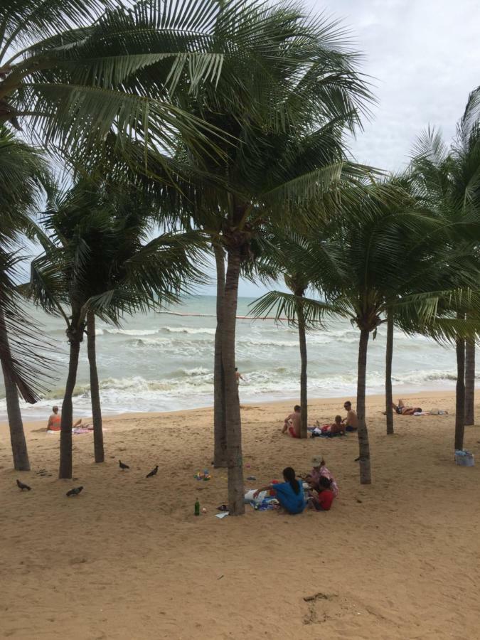 Escobar Guesthouse Jomtien Beach Exterior foto