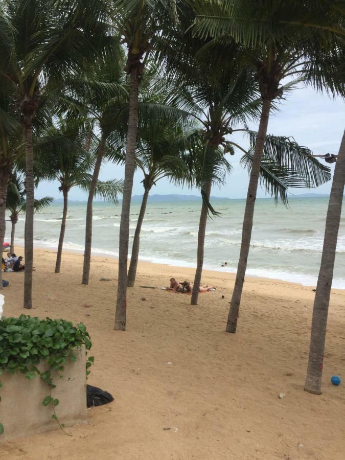 Escobar Guesthouse Jomtien Beach Exterior foto