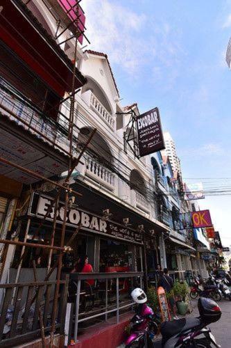 Escobar Guesthouse Jomtien Beach Exterior foto